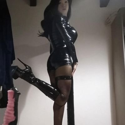 soumichastity's profile picture. 29 ans 180cm 70 fine athletique à la recherche d’une partenaire Femme, Trans, pour un suivi, contrat, keyholdeuse.
Venez DM