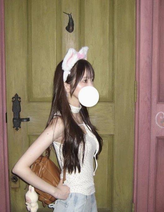 denisburshin's profile picture. 人妻(50)　旦那子供あり。都会から田舎に移住。連絡がとれるお友達が欲しい。車で遠征できます。出会いたいです