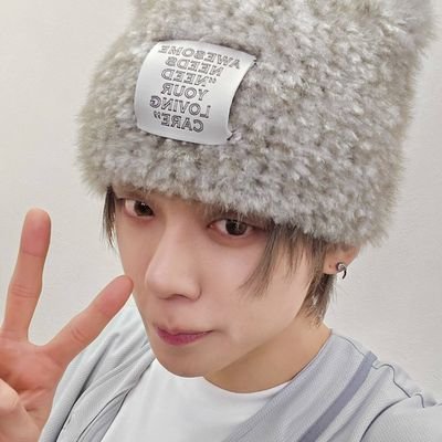 estrozzn's profile picture. 