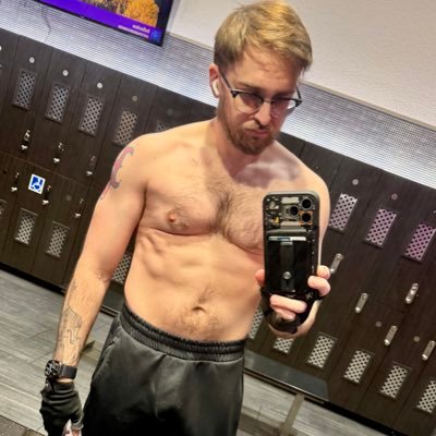 Pennynoww's profile picture. way too online // smarter than your dog (citation needed)