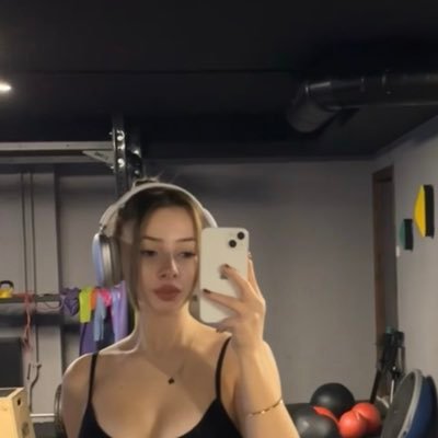 ayclbni's profile picture. 