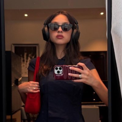 kansasanymre's profile picture. ⋆ ˚｡⋆౨ৎ old recliners in the yard