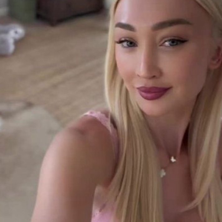 DeborahJamur8s's profile picture. 