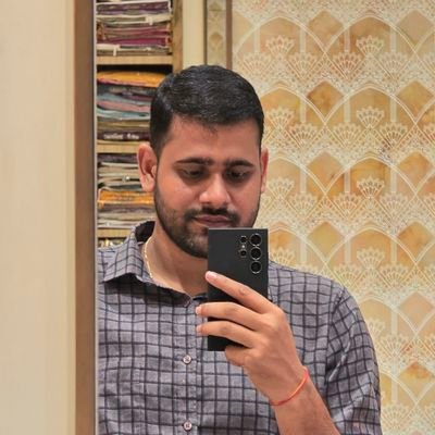 abhi9avx's profile picture. Breaking software to make it better! 🛠️