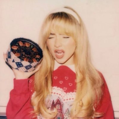 dumbnbrina's profile picture. pretty girl avenue ༄.°