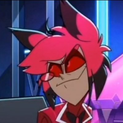 mamamiamyspaget's profile picture. she/her artist