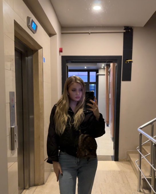 Bechira285946's profile picture. 