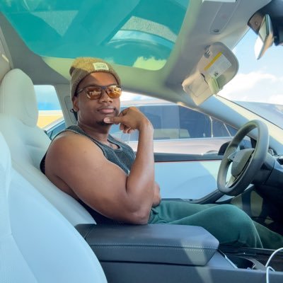 Slykito's profile picture. • Veni Vidi Vici • IT Profesional • Fitness aficionado🦾 •