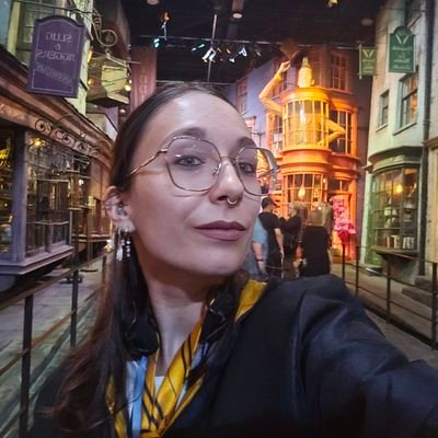 em_rsst's profile picture. infirmière 💉| 25yo |♍