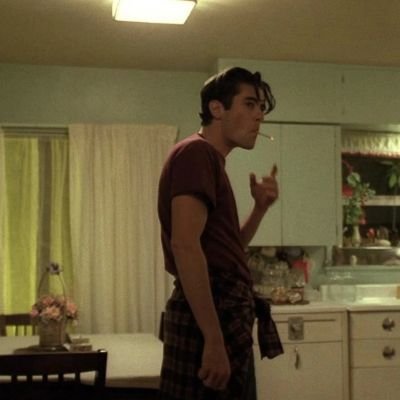 whoshasnain's profile picture. C'est la vie.