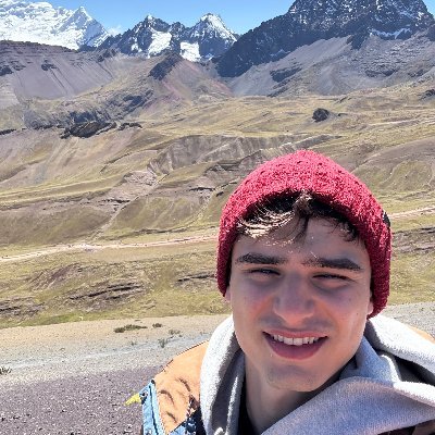 alextbogdanov's profile picture. I build apps 👷‍♂️