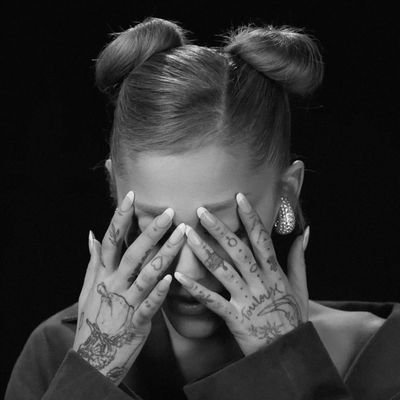 GNGLOSSY's profile picture. a blonde diva.
21 ✗ˑ𝘰