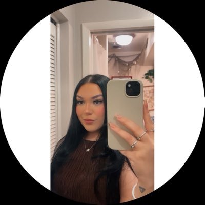 AbigailChapa18's profile picture. •Bliss• 🦋 •