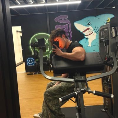 jxwzi's profile picture. life's full of bumps
use code CAL999 on "BUCKED UP" for 20% off