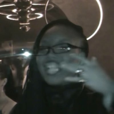 eloizverse's profile picture. ig : eloiseetm