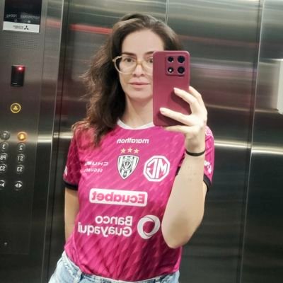 malenadetorres's profile picture. Bailar, reír y un buen café. Hasta me gusta el fútbol, para qué más. IDV ⭐⭐⭐ 💙🖤💙 🌟
IG: malesuca