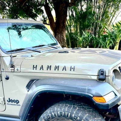 prettytoes's profile picture. No DMs unless I know you