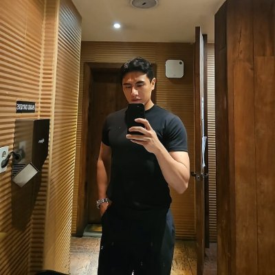 KimEunjund6n's profile picture. Success usually comes to those who are too busy to be looking for it.