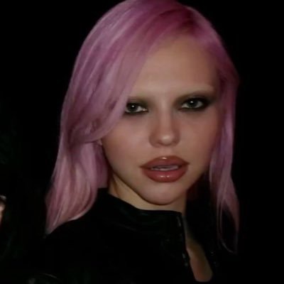 taptapstiletto's profile picture. 