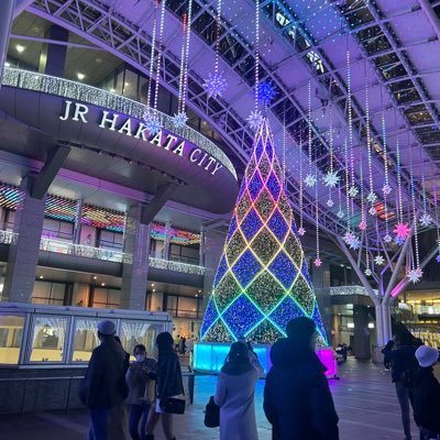 tanu_pon_poko_'s profile picture. 昔高校生クイズというテレビ番組の決勝で負けたことがある。特にクイズが好きだったわけではない。趣味はタヌキグッズの収集とタヌキに会いに各地の動物園に行くこと。街に住むタヌキ