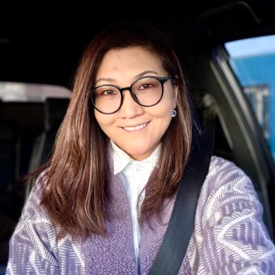 Havrig_huleegch's profile picture. Ямагт хайрыг л ❤ хамгийн гоё мэдрэмж гэж итгэгч, яруу найрагч, математикч, үзэл бодлоо хэвлэн нийтлэх эрхийнхээ төлөө тэмцэгч  👩‍🏫