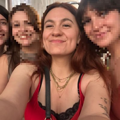 SolHG1's profile picture. Mi casa siempre huele a pastel✨ Es probable q ya haya cambiado de opinión acerca de mi tuit de ayer.