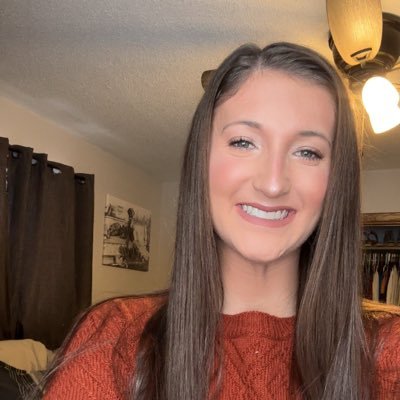 Lizzy2322's profile picture. 