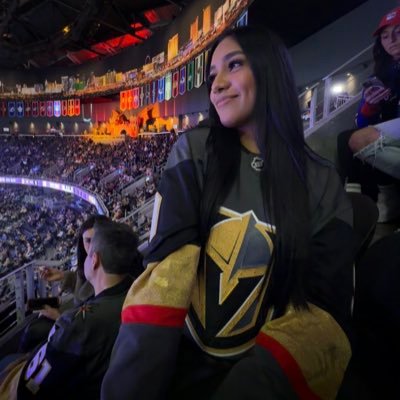 yeseniaparadaa's profile picture. ♋︎ LV