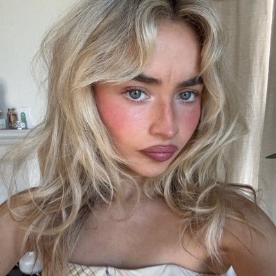 mamamiasabrina's profile picture. | sabrina stan since lucy gluckman✨| #1 smoke and fire listener | 19 | saw sabrina 1x