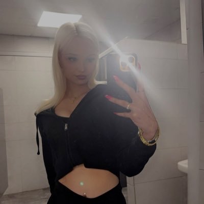 spend4stella's profile picture. simp succubus