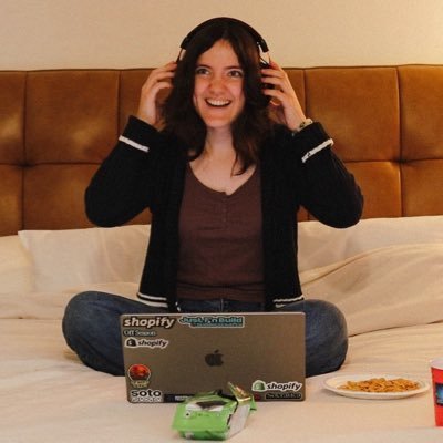 juliafedorin's profile picture. marketing intern @shopify💚| @uwaterloo | bringing out the human side of entrepreneurship🫶