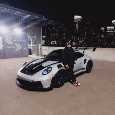 Pholyuhm's profile picture. artist