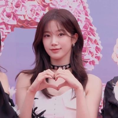 metalune's profile picture. le sserafim, illit, meovv | my other account @manusiawhi