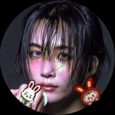 jeonghannisms's profile picture. jeonghan is like me if he was a 23 yrs old girl and i am like jeonghan if i was a 30 yrs old dude.