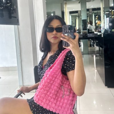 piwpeewpiw's profile picture. Asbun 178cm girlie ✨ cita cita jadi woman in STEM, malah jadinya woman in creative agency *sigh*