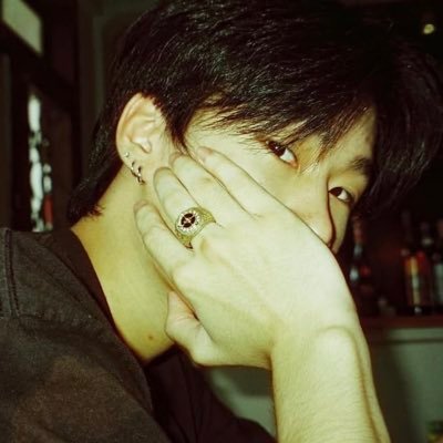 julietverse's profile picture. 