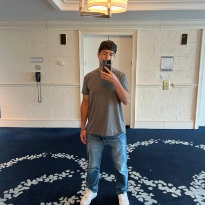 eddycartel_08's profile picture. it ain’t that hard..