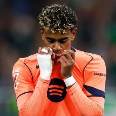 ihf7x's profile picture. تَوَفَّنِي مُسْلِمًا وَأَلْحِقْنِي بِالصَّالِحِينَ | #fcbarcelona