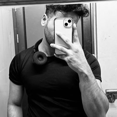 Sharique955's profile picture. We are All Time Travellers..