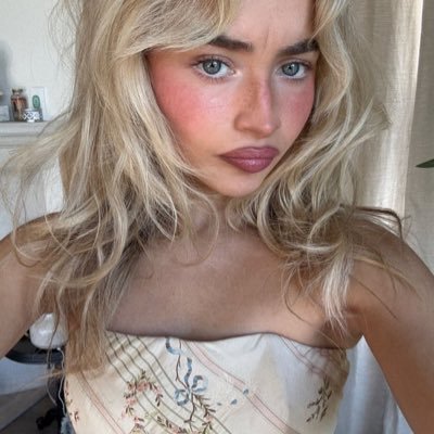 ttpdhoran's profile picture. did a double take, triple take 𝜗𝜚 taybrina defender