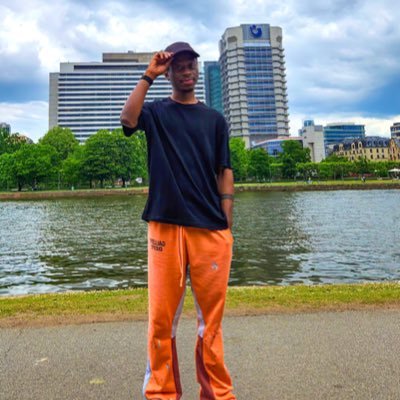 python_xi's profile picture. dreamer and creator