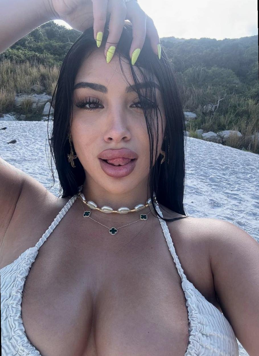 JatanaSanjay's profile picture. i charm chaos into something worth keeping