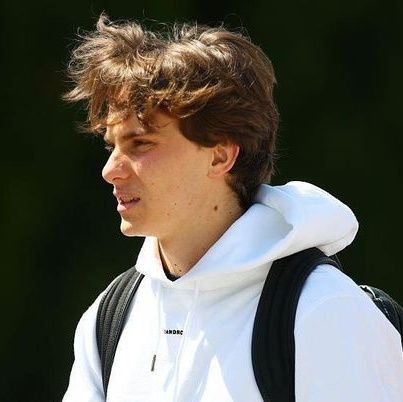 fujostri's profile picture. i just tweeted some BULLLLSHIT