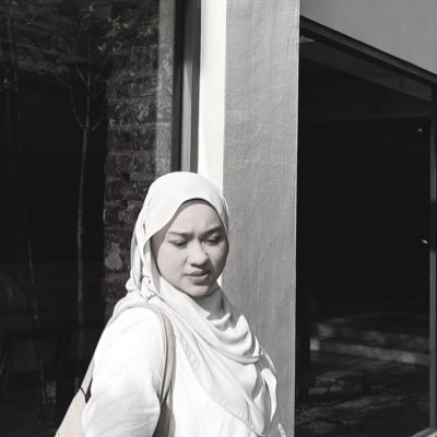 liyaneomycin's profile picture. manifesting on 3.70 first class honours