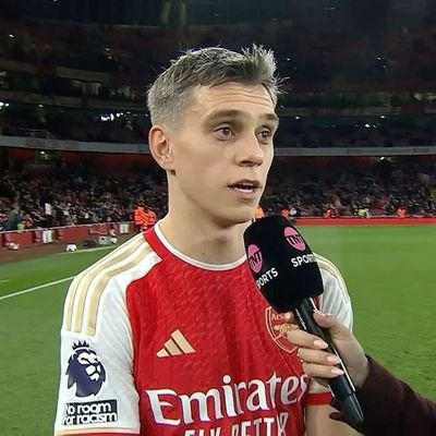 KierannTierney's profile picture. sopasını yere fırlatan hokeyci / @yorgunoturus