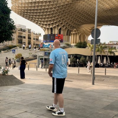 viertelvorfinn's profile picture. habe noch nie döner und sushi gegessen