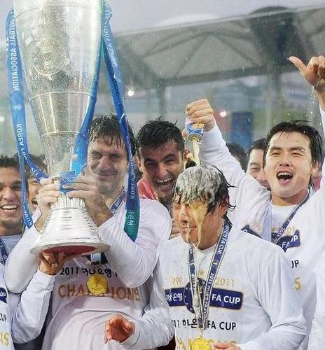 bestujb's profile picture. 