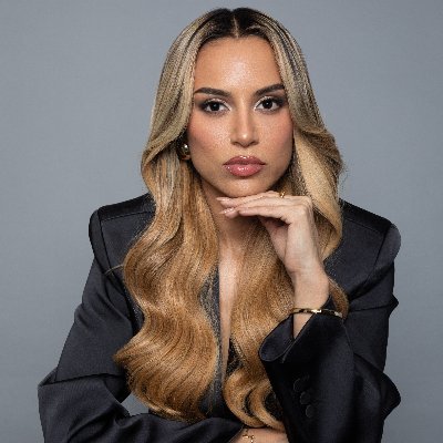 angiecarrillor's profile picture. Building Fundraising School. Ex VC-backed founder, now creator + angel/LP. 
10+ yrs in tech. Making women impossible to ignore.