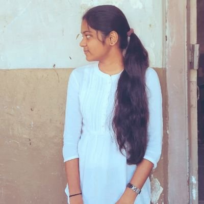 Deepthiii_04's profile picture. ~D🦋