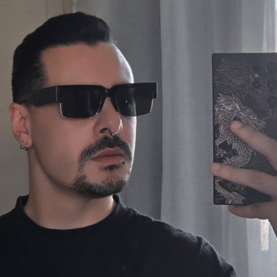 newmoon473's profile picture. é isso